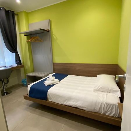 Levante Apartment And Room Bari Exterior photo