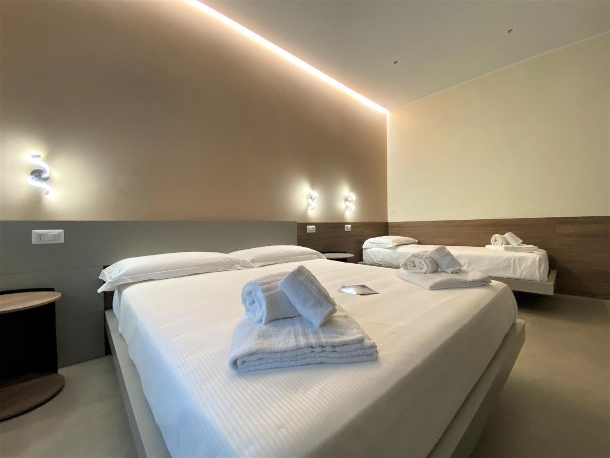 Levante Apartment And Room Bari Exterior photo