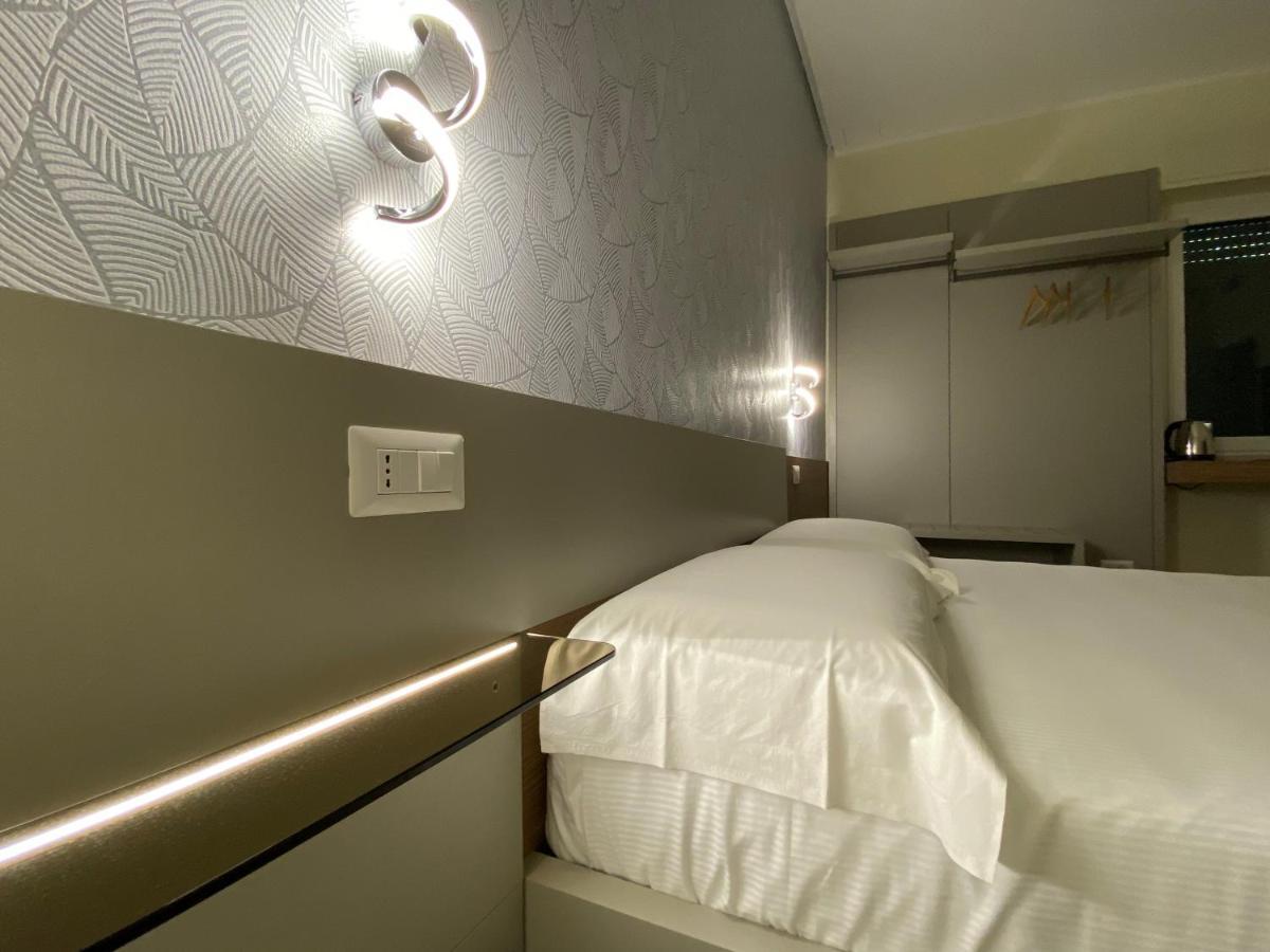 Levante Apartment And Room Bari Exterior photo