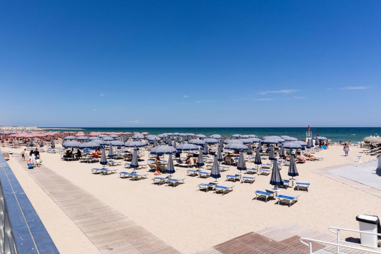 Levante Apartment And Room Bari Exterior photo