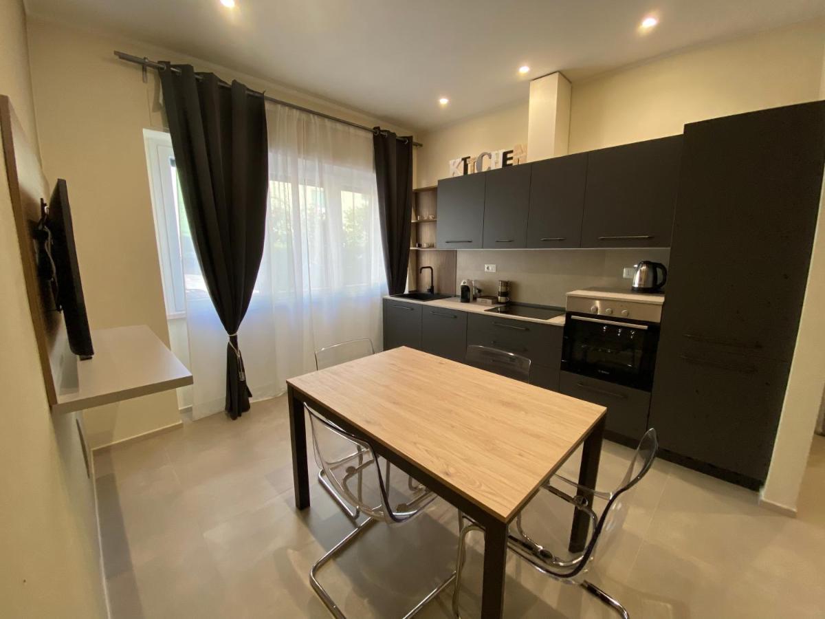 Levante Apartment And Room Bari Exterior photo