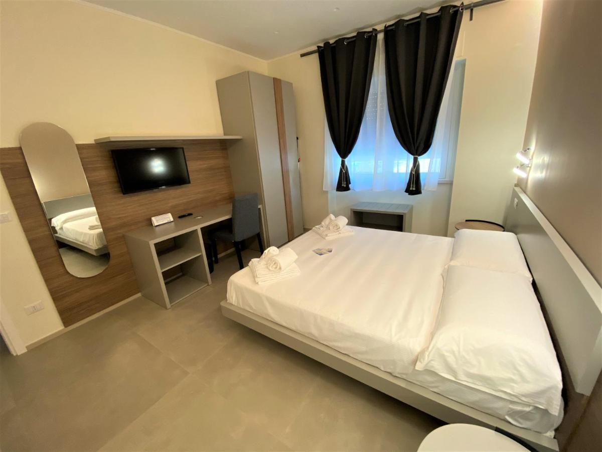 Levante Apartment And Room Bari Exterior photo