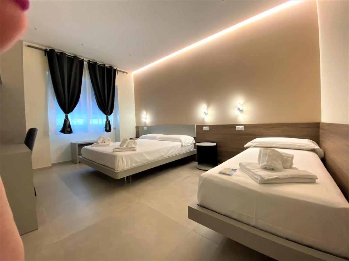 Levante Apartment And Room Bari Exterior photo