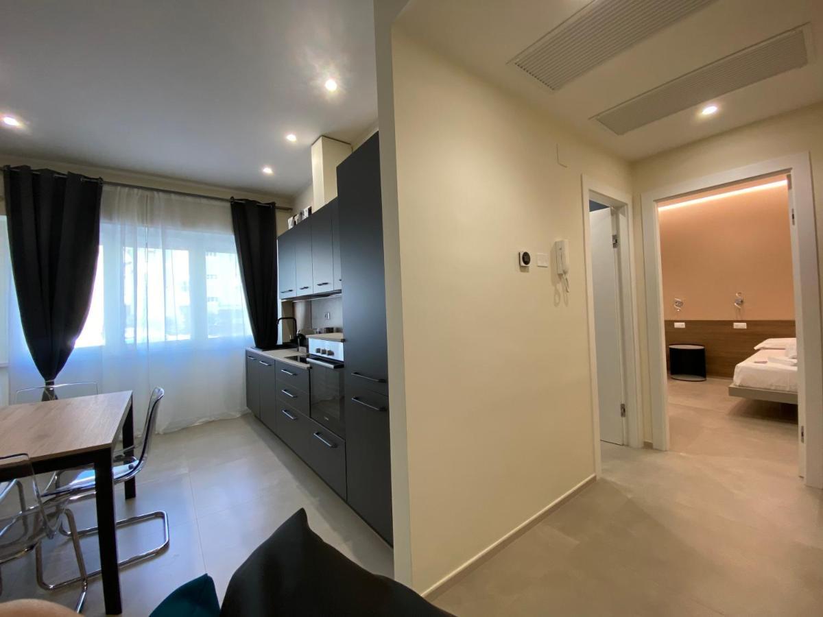 Levante Apartment And Room Bari Exterior photo