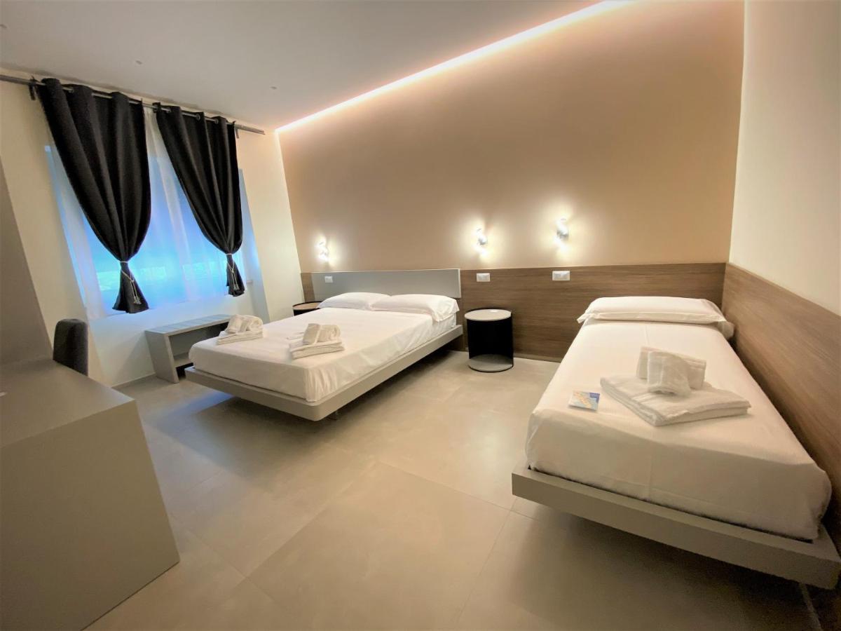 Levante Apartment And Room Bari Exterior photo