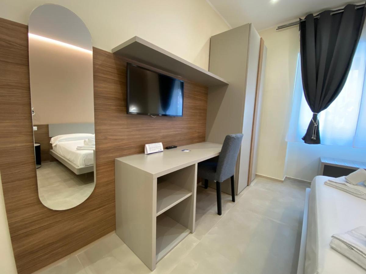 Levante Apartment And Room Bari Exterior photo