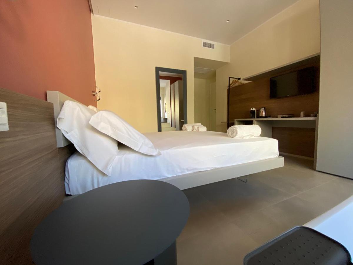 Levante Apartment And Room Bari Exterior photo