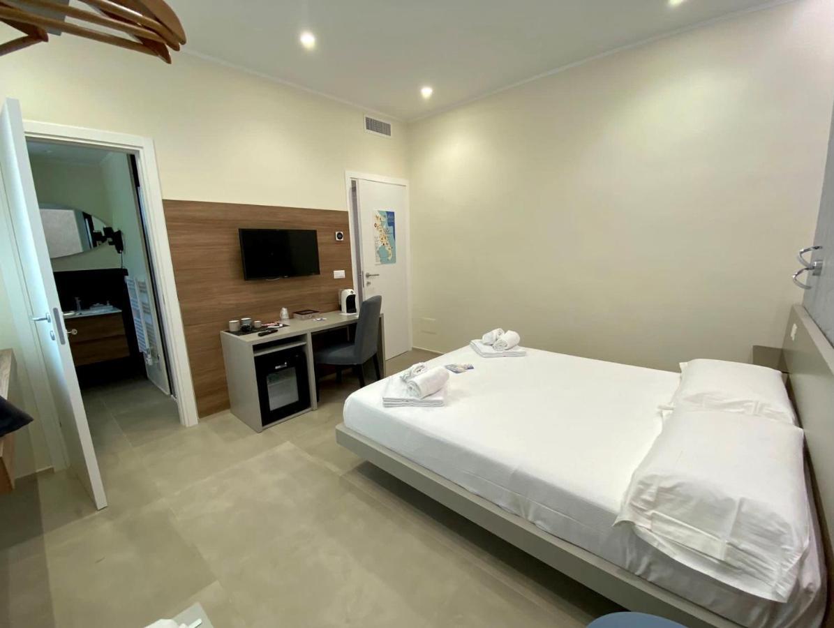 Levante Apartment And Room Bari Exterior photo