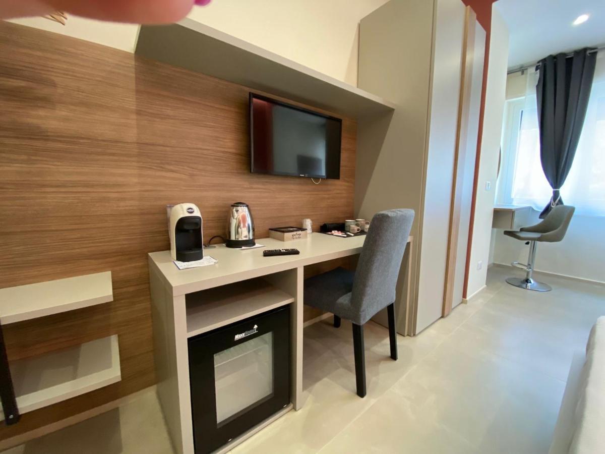 Levante Apartment And Room Bari Exterior photo