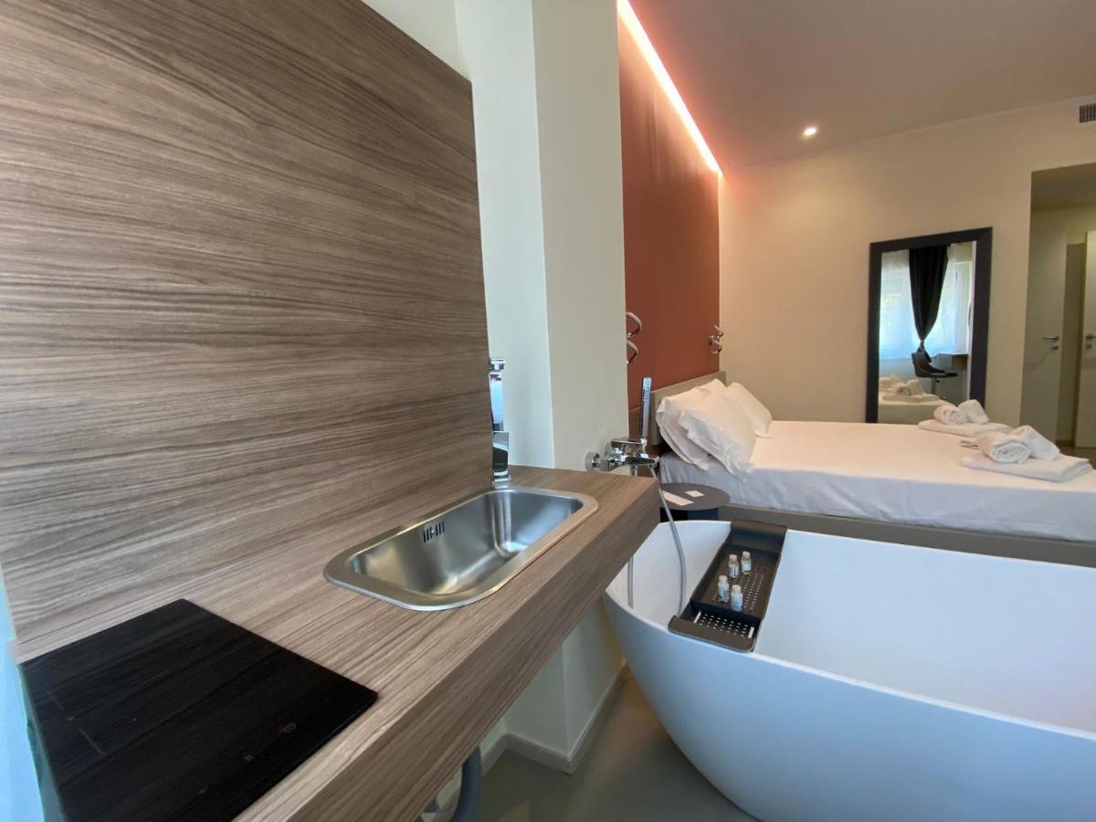 Levante Apartment And Room Bari Exterior photo