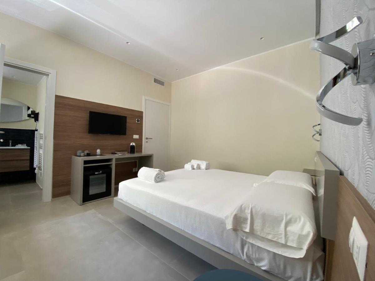 Levante Apartment And Room Bari Exterior photo