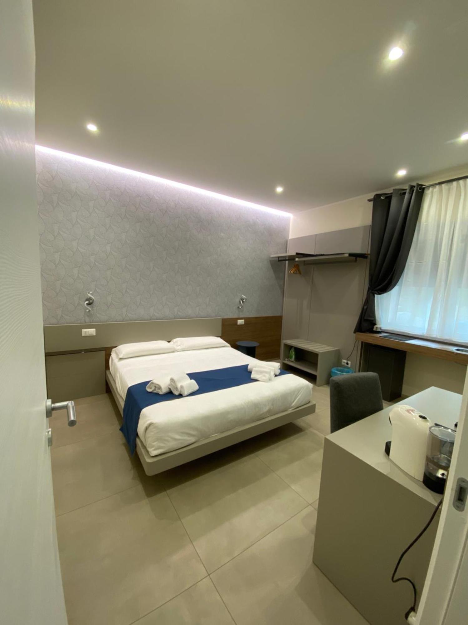 Levante Apartment And Room Bari Exterior photo